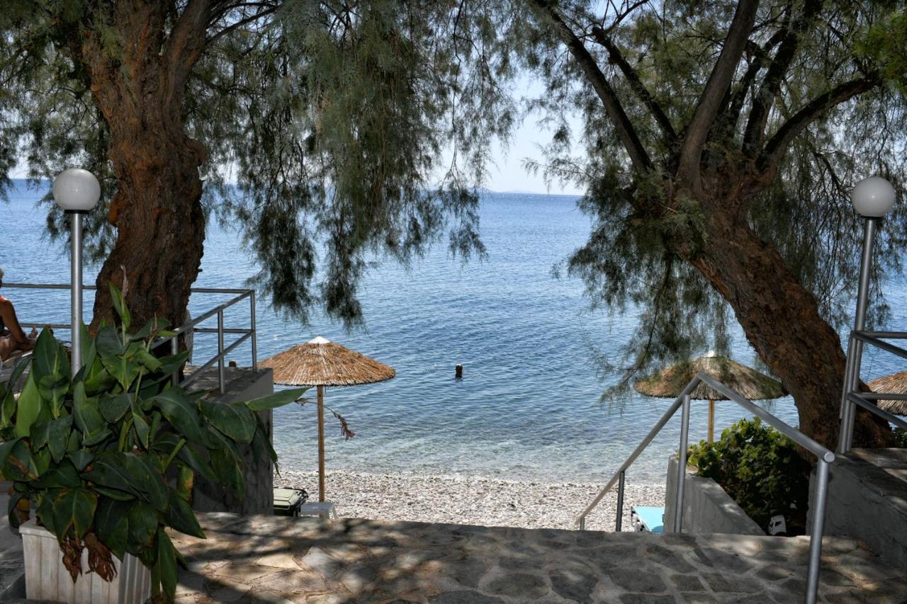 Siagas Beach Hotel Agioi Theodoroi Exterior photo