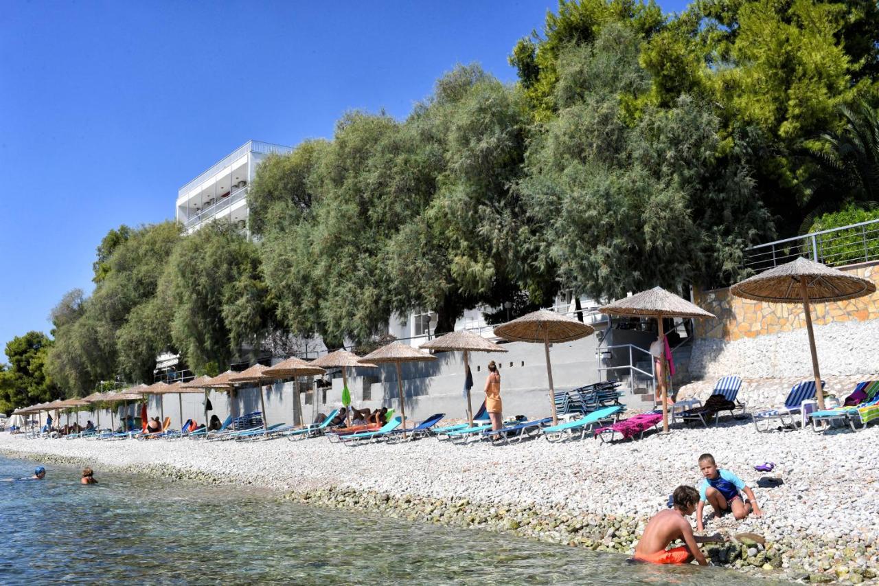 Siagas Beach Hotel Agioi Theodoroi Exterior photo