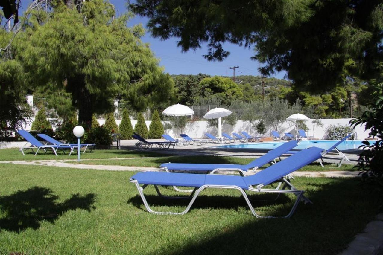 Siagas Beach Hotel Agioi Theodoroi Exterior photo