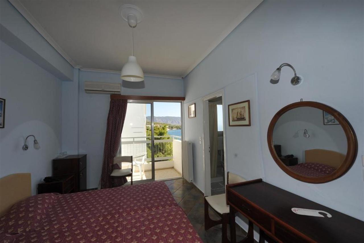 Siagas Beach Hotel Agioi Theodoroi Exterior photo