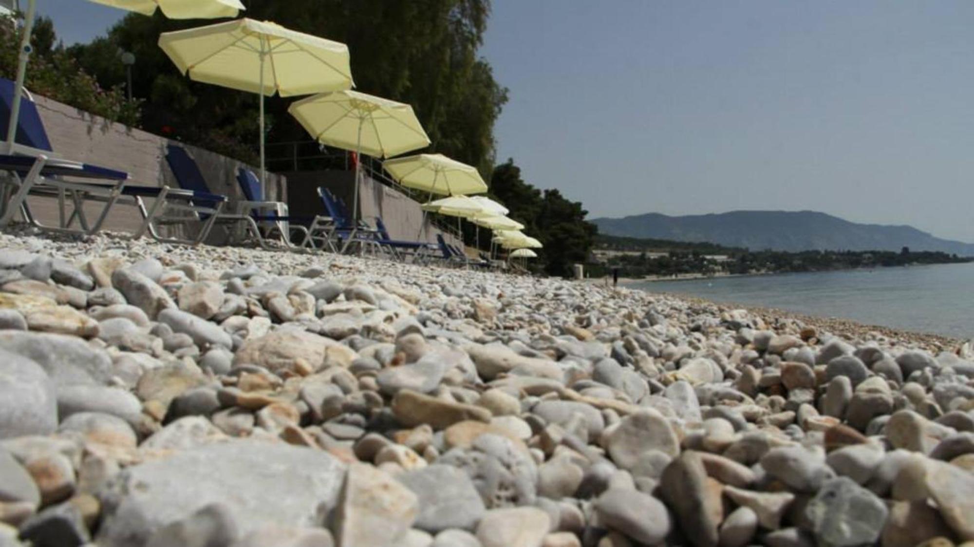 Siagas Beach Hotel Agioi Theodoroi Exterior photo